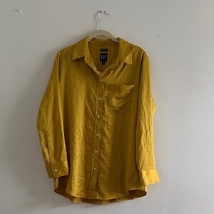 NWT gap boyfriend shirt satin button down yellow size small petite